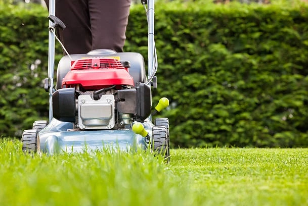 Grass-Cutting-in-Dublin